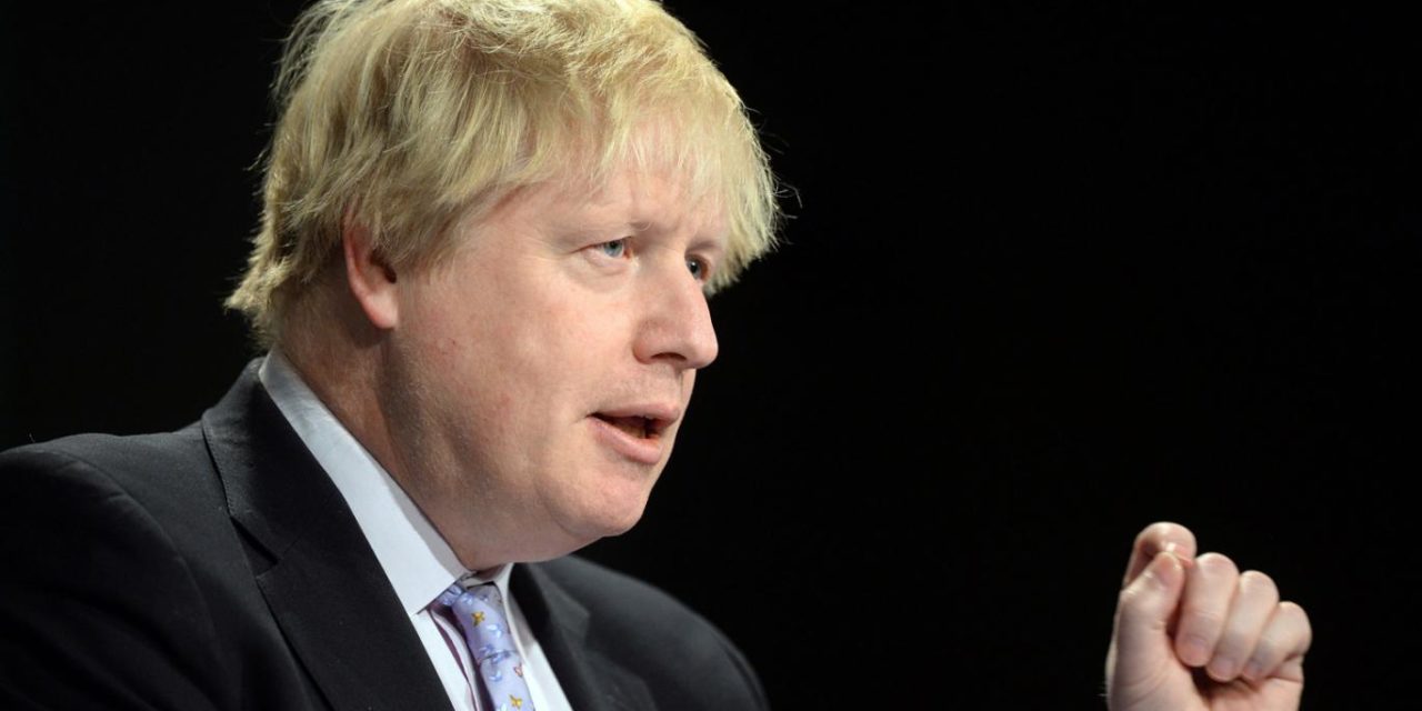 THE TELEGRAPH: Vražedné správanie Assada ponúka príležitosť, aby Rusko ukončilo tyraniu, píše Boris Johnson. Rusi ho vysmiali