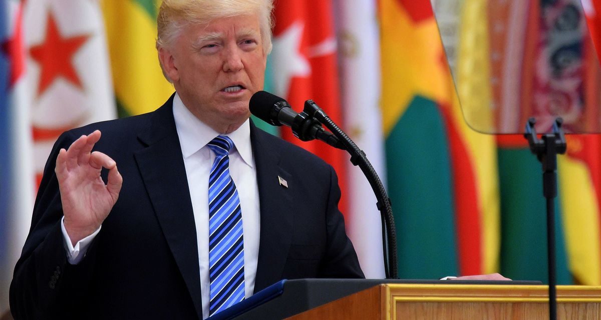 Bloomberg: Trump zmenil tón rétoriky voči moslimskému svetu