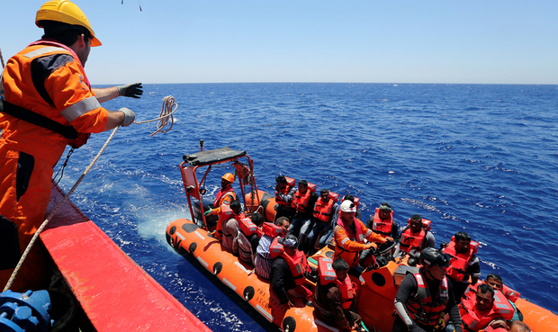 MIDDLE EAST EYE: Za jediný deň bolo v Stredozemnom mori „zachránených“ vyše 1000 migrantov