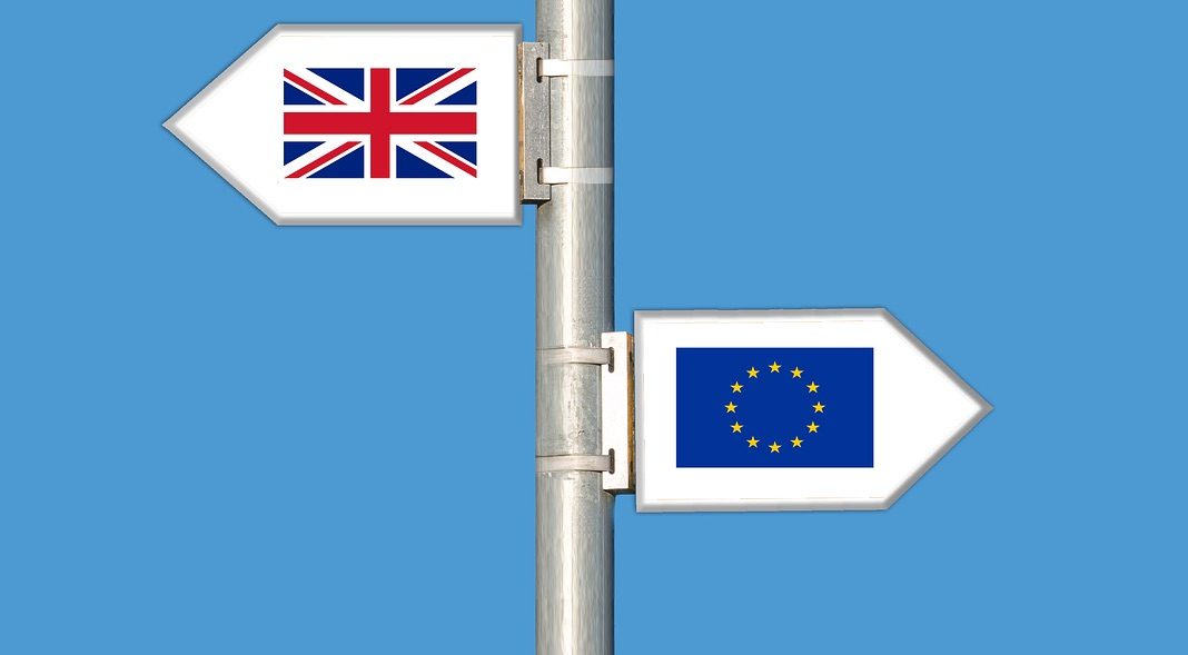 BREXIT: Voľný pohyb osôb medzi EÚ a Veľkou Britániou skončí v marci 2019