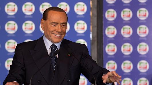 MIMORIADNA SPRÁVA: Berlusconi sa vracia, jeho koalícia vedie vo voľbách na Sicílii