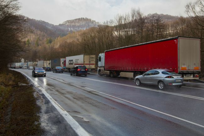 MIMORIADNA SPRÁVA: V Belgicku na žiadosť rumunských šoférov zadržali 112 slovenských kamiónov