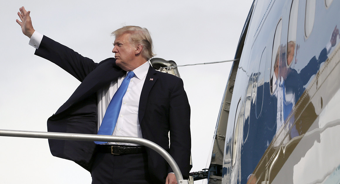 Trump sa vrátil späť do Washingtonu po dlhom ázijskom turné