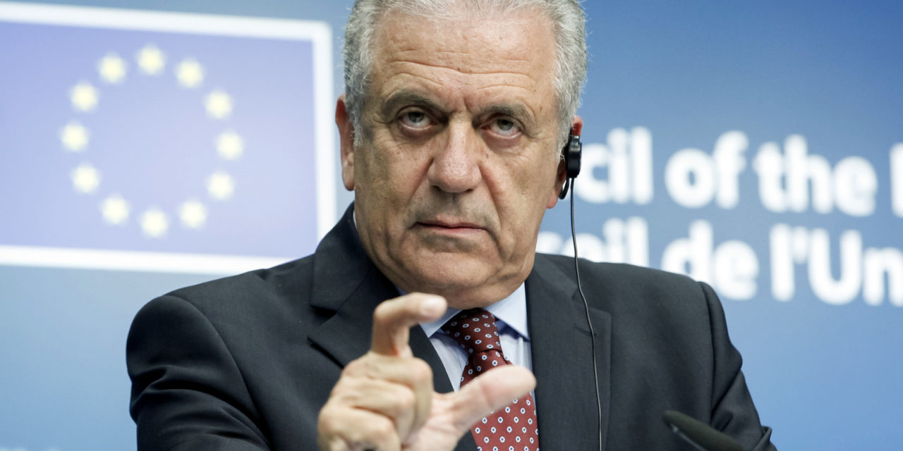 V Marakéši to už začalo, komisár EÚ Avramopoulos je už na „mieste činu“