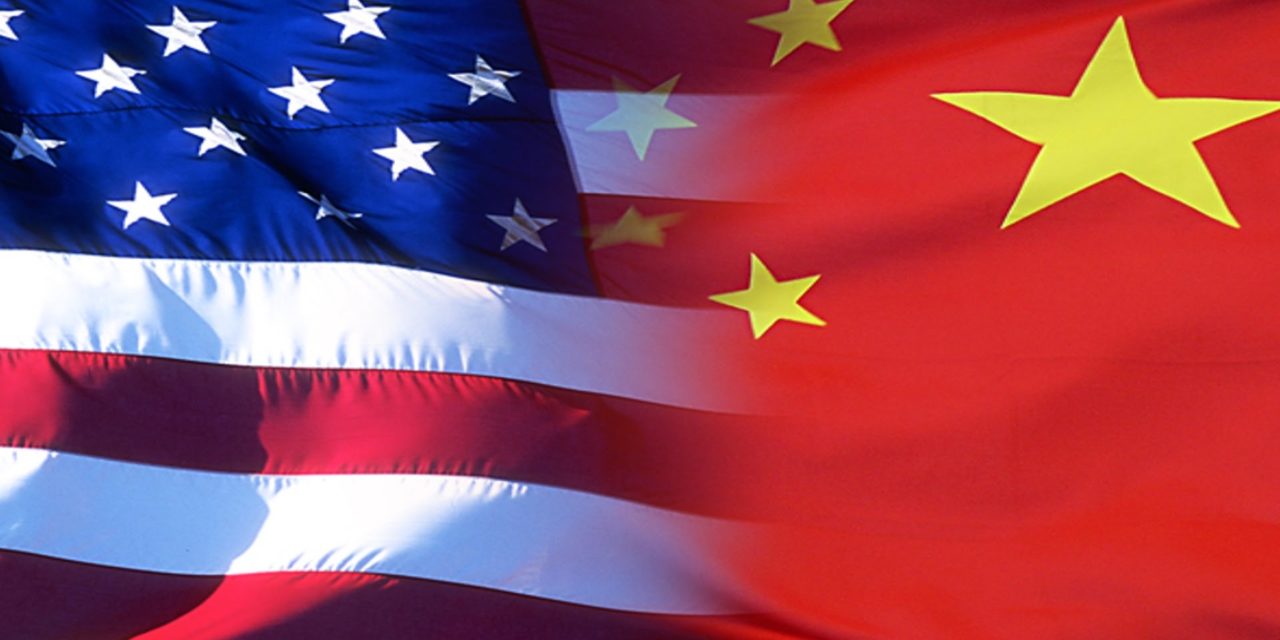 Le Figaro: „Svetový hegemón“ USA zbavil spojencov práva voliť!