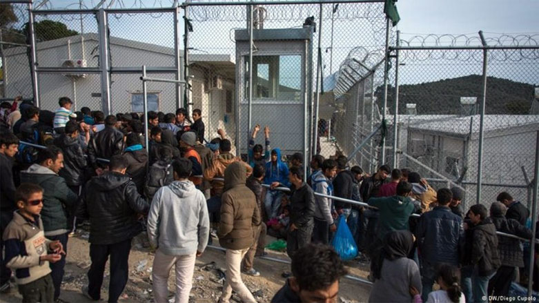 Kurdi v gréckom utečeneckom tábore sú masakrovaní Arabmi. Vraj kvôli tomu, že sa nepostia