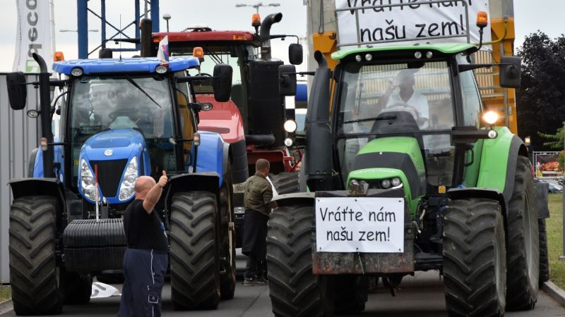 Andrea Kováčová na blogu Denníka N si myslí, že farmárov zneužil minimálne jeden agrobarón