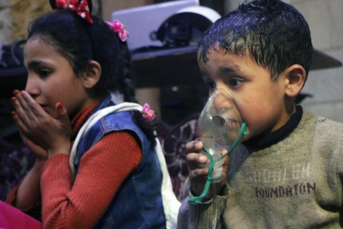 Hoax: v sýrskej Doume zabíjali chemikálie.
