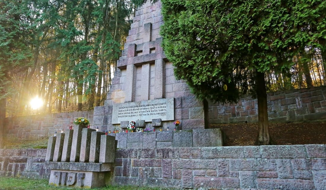 Slovensko podľa Smatanu by malo oslavovať gardistov Slovenského štátu.