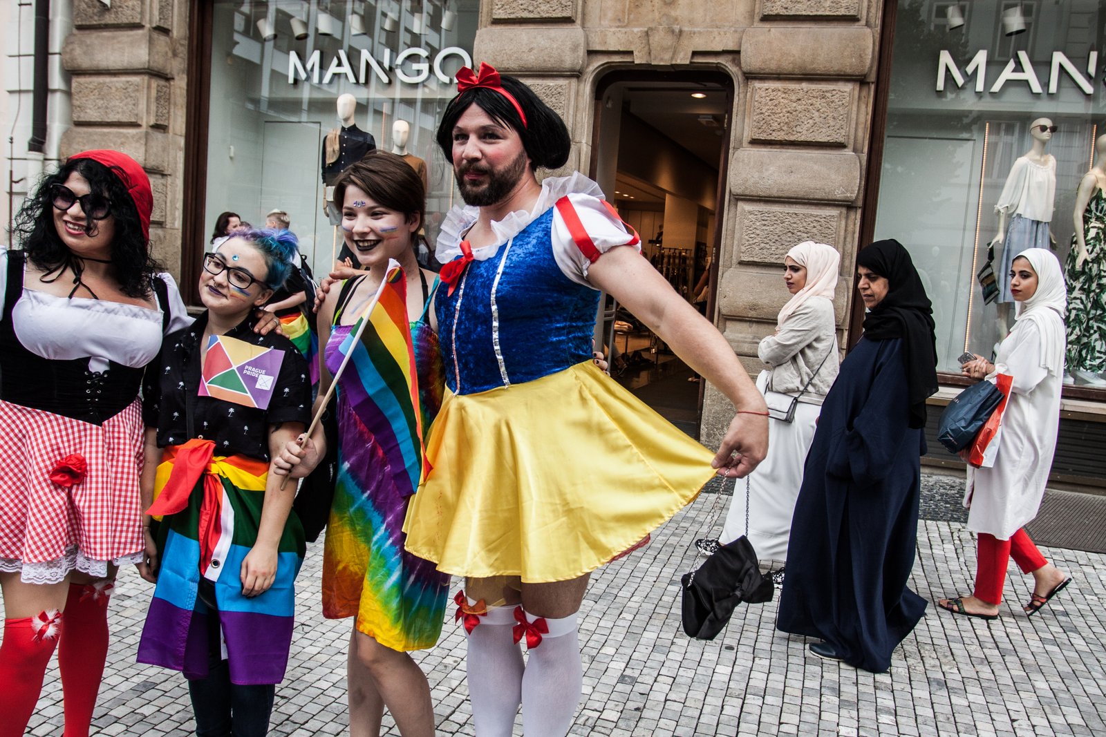 Kandidát na primátora v Prahe za stranu Pirátov chce nariadiť inklúziu homosexuálov.