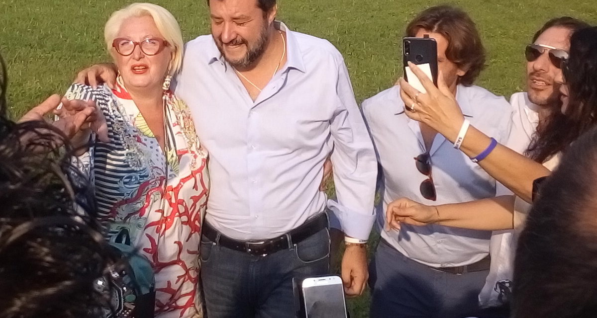 Zúfalý pokus zbaviť sa Salviniho cez represívne zložky štátu eskaluje spoločenskú krízu v Taliansku