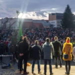 Kotlebovci získavajú – blokácia mítingov, stíhania a súdy  im prinášajú priazeň voličov.